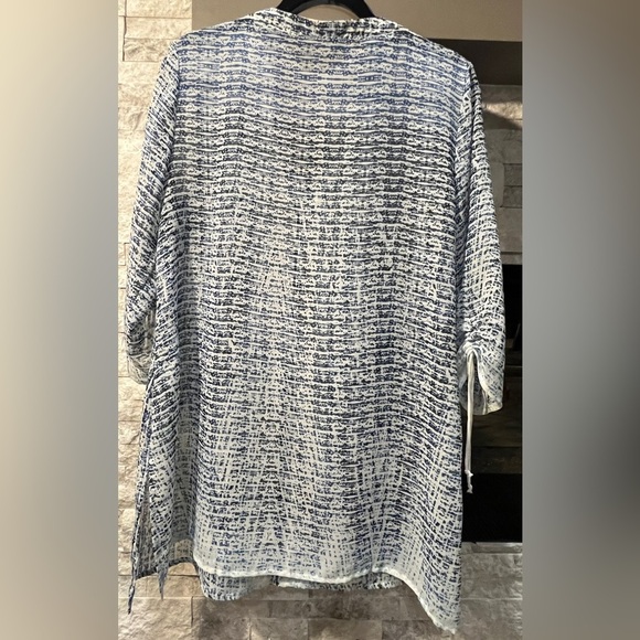 Michael Tyler Top, perfect for your next paradise vacation size Medium - Picture 8 of 10